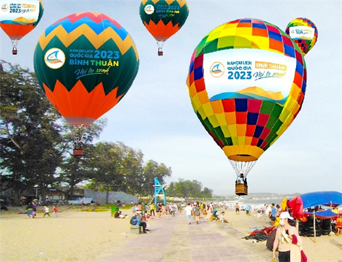 Ngày hội Khinh khí cầu tại biển Đồi Dương - Phan Thiết 
